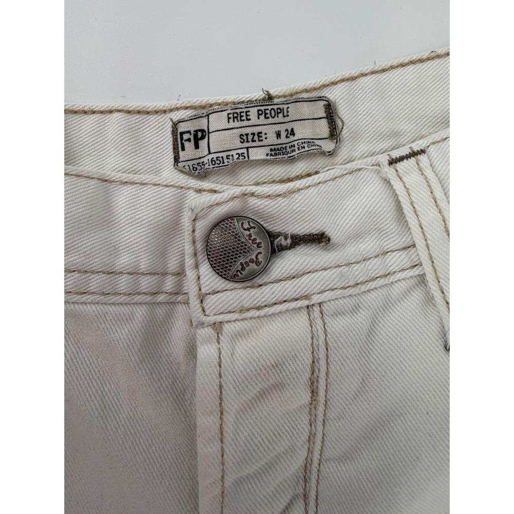 Free People Cream Denim Cutoff Shorts Size 24 Distressed Raw Hem Boho Festival - Picture 2 of 9